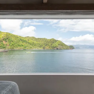 "COVE KAWANA" Shabby Chic Izu Ocean Front Villa