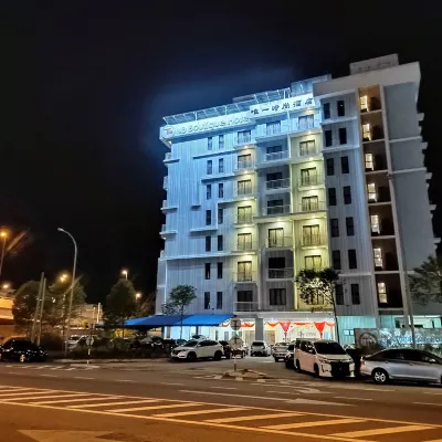 THE ONE BOUTIQUE HOTEL, SEKINCHAN Hotel berhampiran Tokong cina