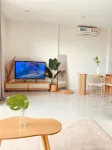 Nice view,modern decor, netflix, movie projector