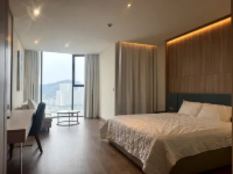 À La Carte Ha Long Bay Hotel