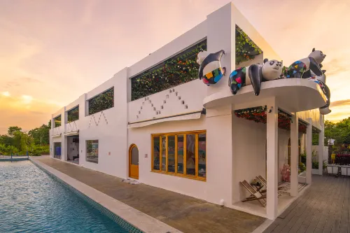 Madeline Paradise Resort - موقف سيارات