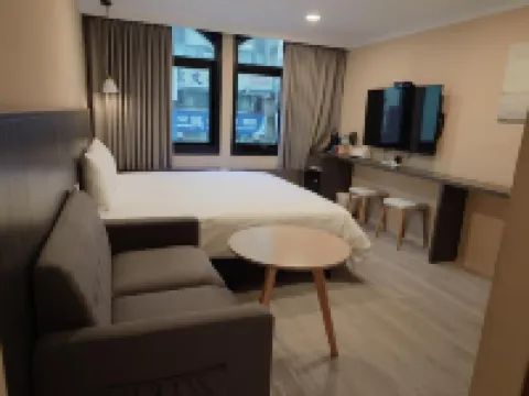 Yoshi Hotel - Tainan Station Branch Hotels in Tainan