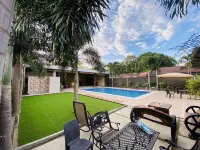 Momshie's Apartelle and Restaurant Hotels in Bauang