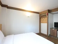 GAIA HOTEL Hotels near منتزه سامدا