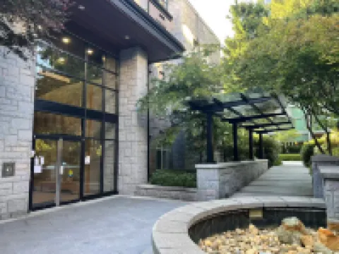 Spacious Modern 3BR Condo at UBC Quiet & Convenient Hotels in 