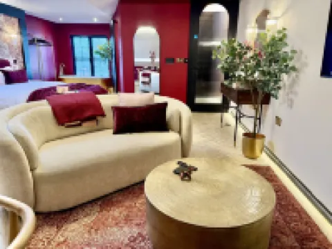 Boutique Studio Gold Bath In The Jewellery Quarter BHM