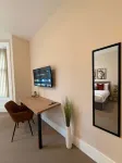 Elegant Family Retreat with Double & Single Bed -  Apartamentos vacacionales
