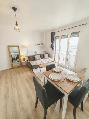 Bright Paris Apt Bastille/Nation for 3 Guests โรงแรมใกล้ถนน Lappe Street