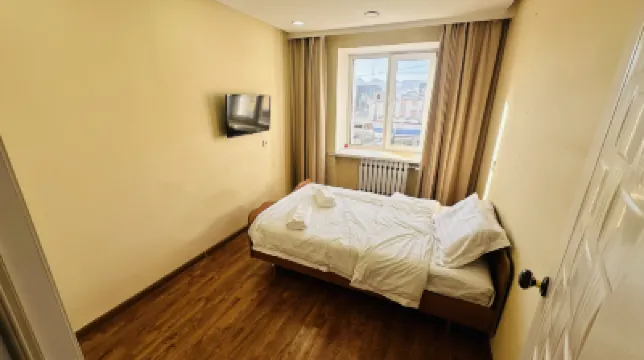 Cozy apartment in downtown Ulgii Hotéis em 