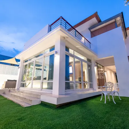 SeaBreeze Grand Pool Villa Pattaya