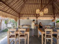 Golden Garuda Cottages at Diamond Beach Hills Hotels near بوكيت تيليتوبيز