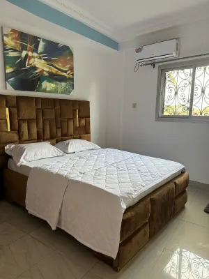 Premium 2 Bedroom Apt | Plus Parking - balcony