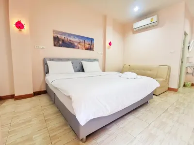Pratubjai Resort Hotels near Nang Ram Beach