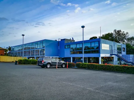 Parkside Motel Geelong Отели в г. Armstrong Creek