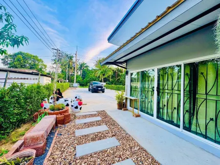 Sopit House Отели рядом с достопримечательностью «Wat or I Khieo»