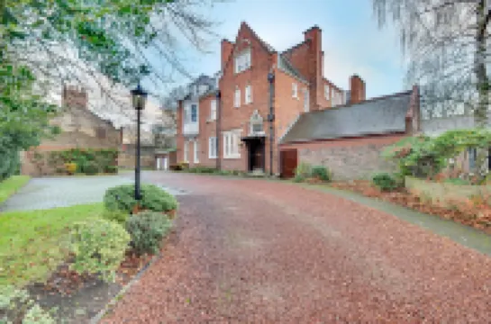 Angel's Haven Apartments - By Week2Week Hotels near Sandhaven Beach