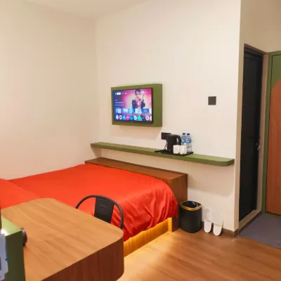 Lees Hotel Hotels near Masjid AN-NUR Blok 4, Baloi, Batam