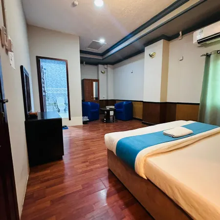 Bab Al Bahrain Hotel