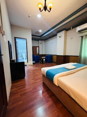 Bab Al Bahrain Hotel