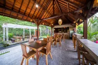 Medukuh Point Hill Sidemen - Lodges
