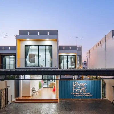 Riverfront Pool Villa Rangsit Klong 4 泰國皇家理工大學附屬蓮花博物館附近的飯店