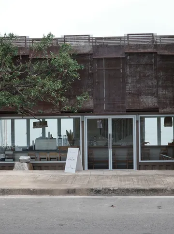 รูปภาพของเดอะสตรีท-เบย์ฟร้อน