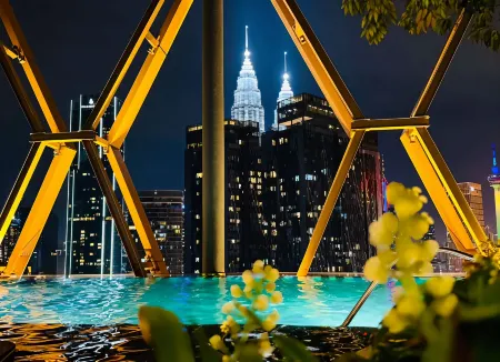 Scarletz Purple Suites KLCC Отели рядом с достопримечательностью «Dewan Perdana Felda»