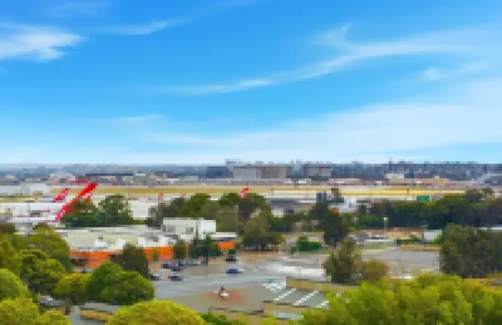 Central Mascot 4BR Convenience to CBD & Airport