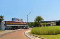 Kids-Friendly 2BR House at the Heart of NICE PIK2 Hotels in Kosambi