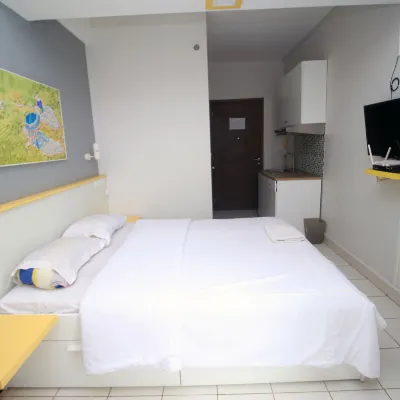 Easton Park Residence Naffi Rooms by Mustika Hotels near Jatinangor National Park