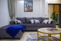 3bd mansion w/lakeview, mins to the expressway