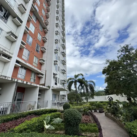 Cozy 1BR Family Room in Avida Towers, Cebu IT Park