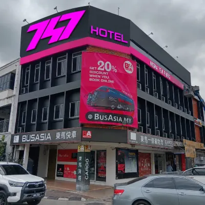747 Hotel 鄰近貓紀念碑的酒店