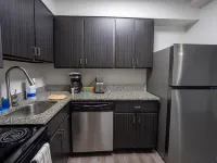 Prime 2bdr Downtown Nashville Unit - Walk to Broadway and Music City Center 賴曼禮堂（Ryman Auditorium）附近的飯店