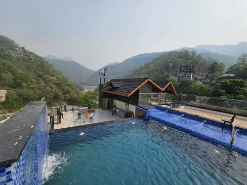 Hotel LimeStarow - Bãi đậu xe