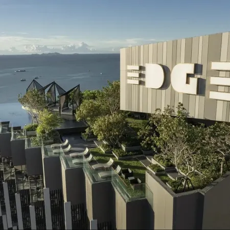 WZZ Sea View Stay at The Edge Central
