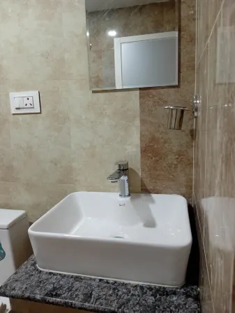 Hotel Sohum Отели рядом с достопримечательностью «Trailokya Mohan Narayan Temple»