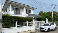 Elly's Home. Convenience & Serenity Hotels in Nong Hoi
