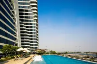 Capital Suites Hotel Apartments - Infinity Pools