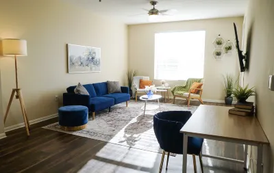 Cozy 2BR | 5 min to Disneyland  (Pool&Hot Tub&GYM) Hotels near The Outlets at Orange