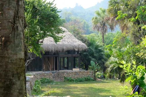 Co Retreat Da Bac Hotels in Da Bac