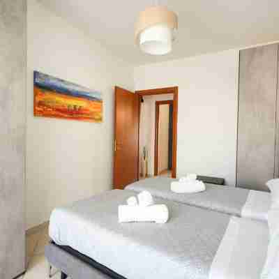 Mistral Suite Apartment - free private car park Rooms