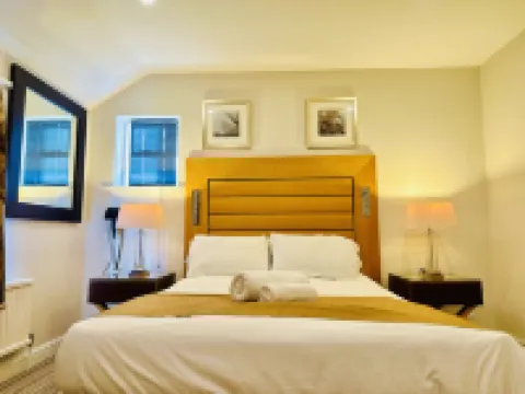 OYO New Charles Dickens Hotel