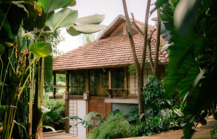 Harmony Botanical Garden Stay - 300 Plant Species, Natural Stream and Small Pool