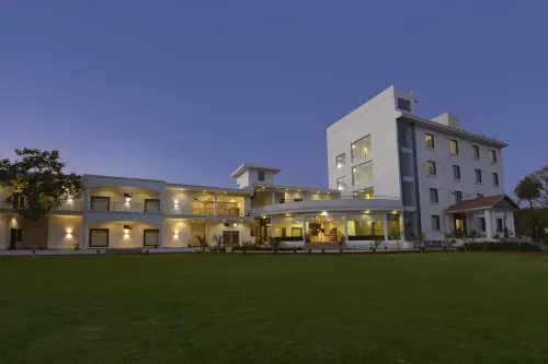 The Elegance Resort - parking