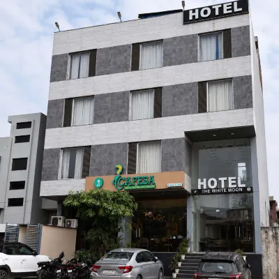 THE WHITE MOON Hotels near Shyam Nagar