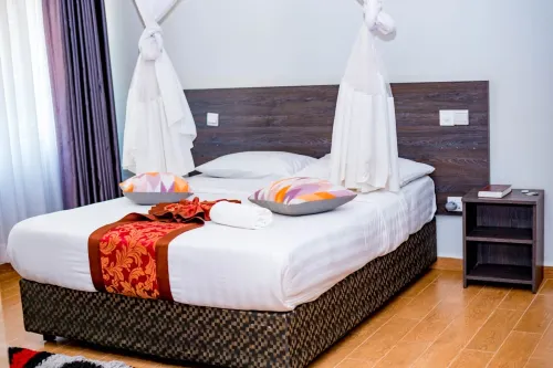 The Candela Hotel - parking