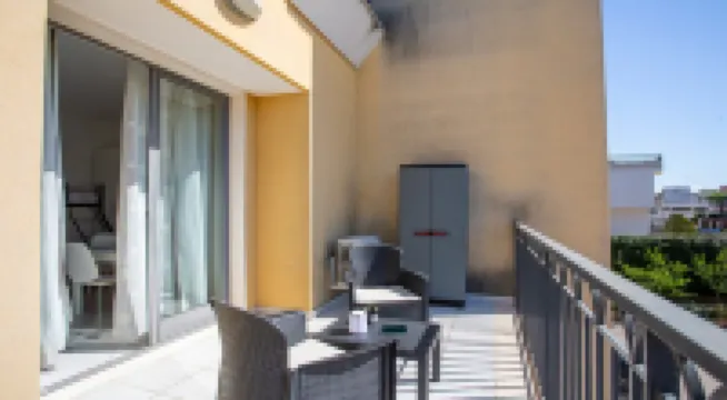 5 Bnb delle Nazioni with parking,9min Airport Sea