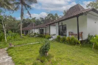 Radjes Bungalow Hotels near Secret Beach