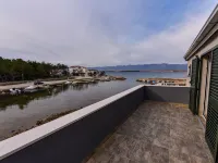 Villa Sana Hotels in Vir